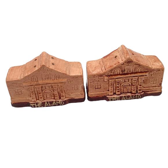 Vintage Salt & Pepper Shakers: THE ALAMO San Antonio Texas Ceramic Set - Picture 1 of 6
